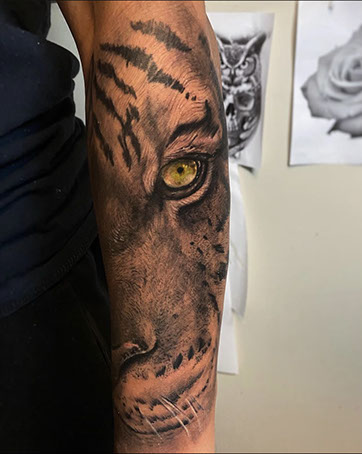 tattoo,aces,high,alex,rockoff,alexrockoff,west,palm,beach,traditional,neotraditional,beetle,beatle,flower,sunflower,floral,color